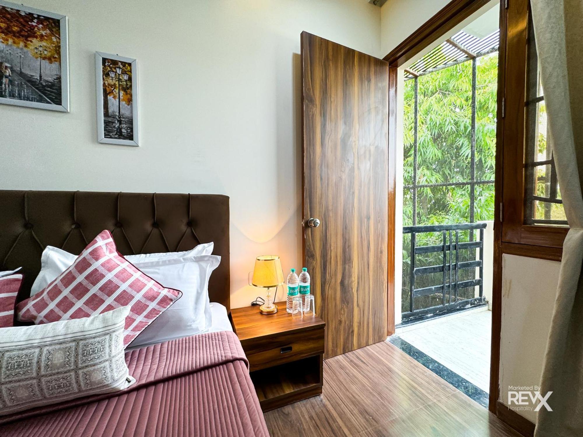 Guru Sadan A Luxe Stay Ayodhya Exteriör bild