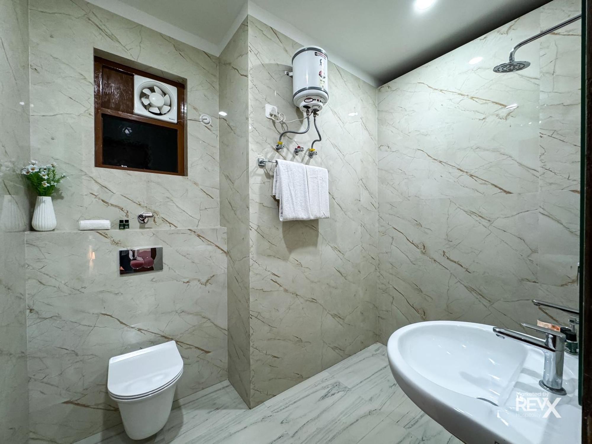 Guru Sadan A Luxe Stay Ayodhya Exteriör bild