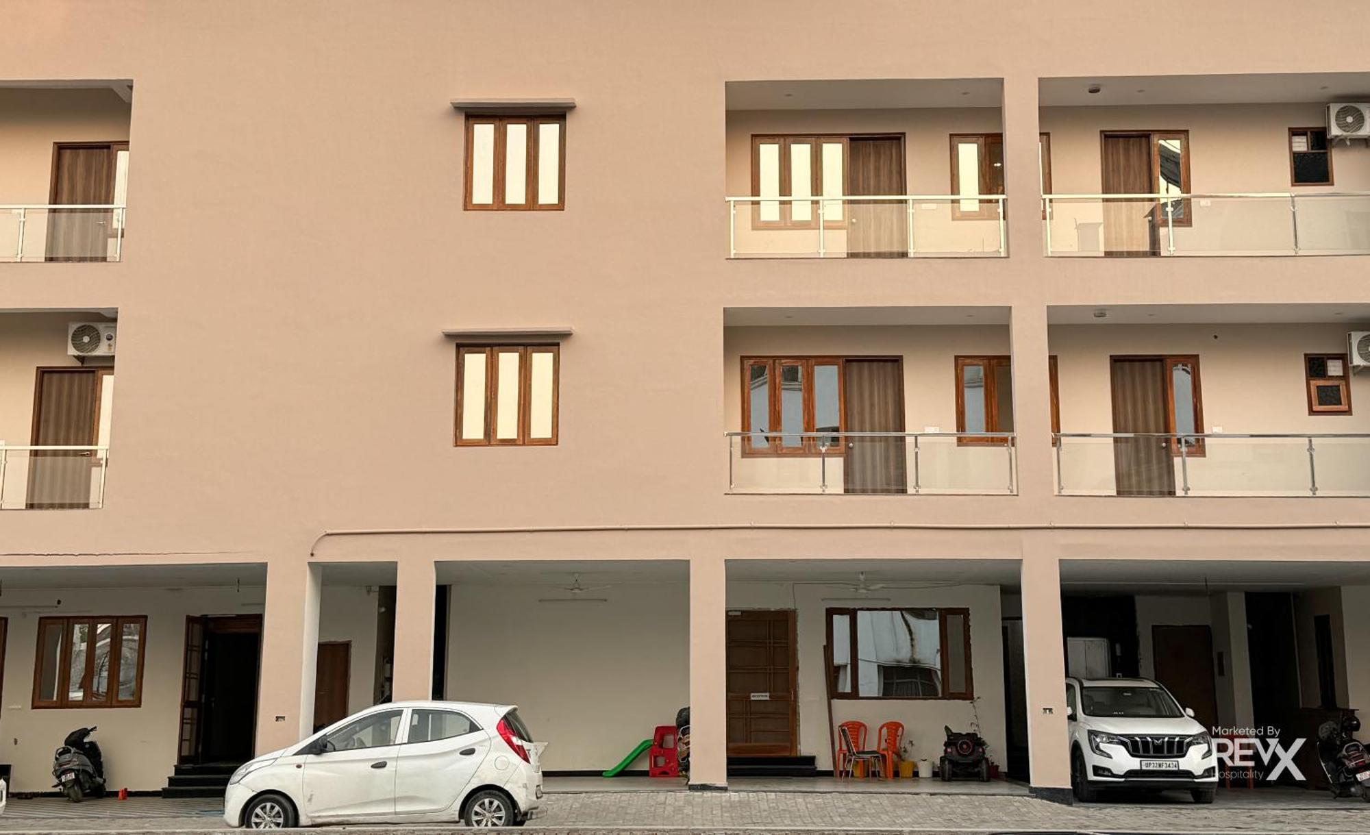 Guru Sadan A Luxe Stay Ayodhya Exteriör bild