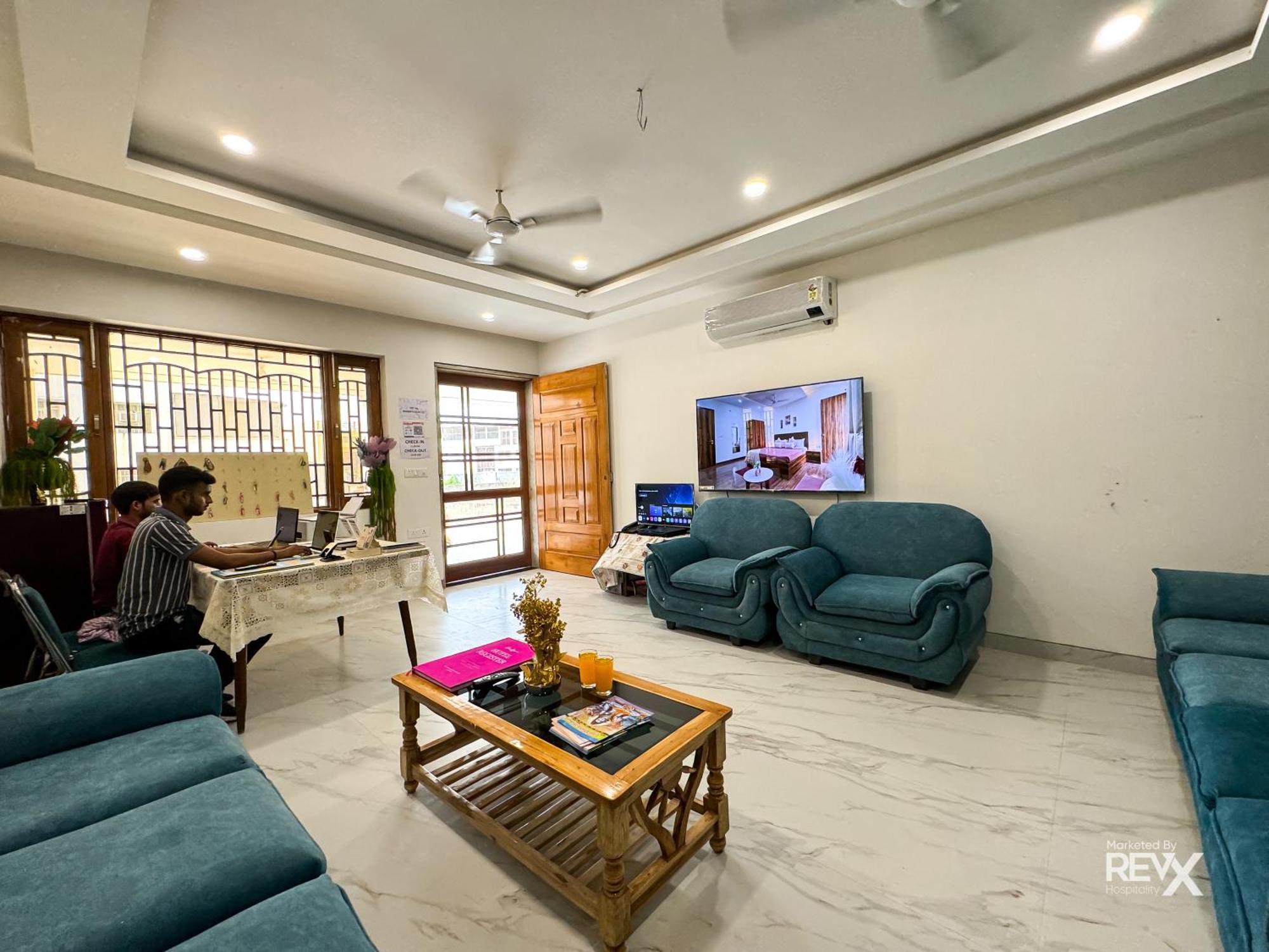 Guru Sadan A Luxe Stay Ayodhya Exteriör bild