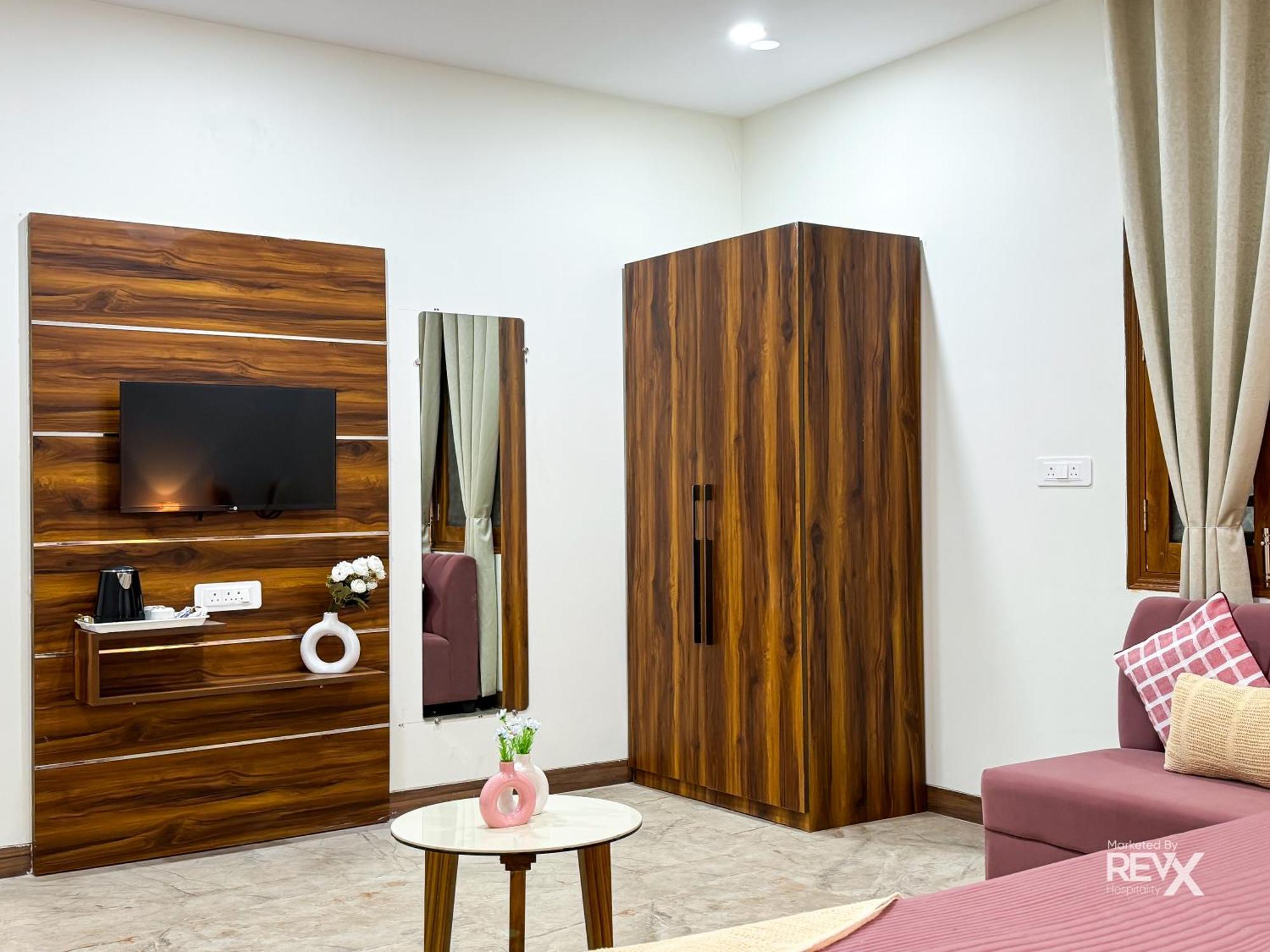 Guru Sadan A Luxe Stay Ayodhya Exteriör bild
