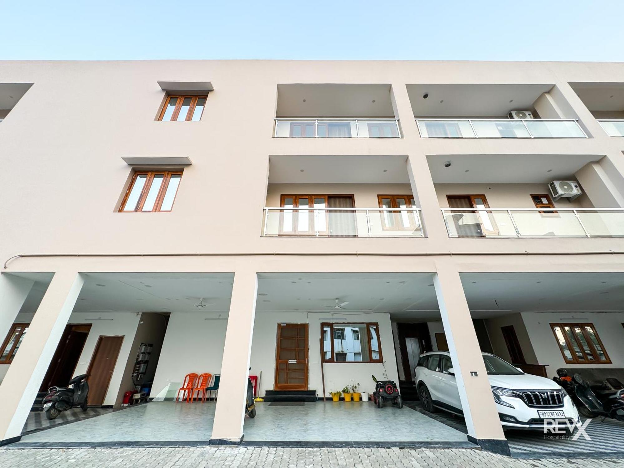 Guru Sadan A Luxe Stay Ayodhya Exteriör bild