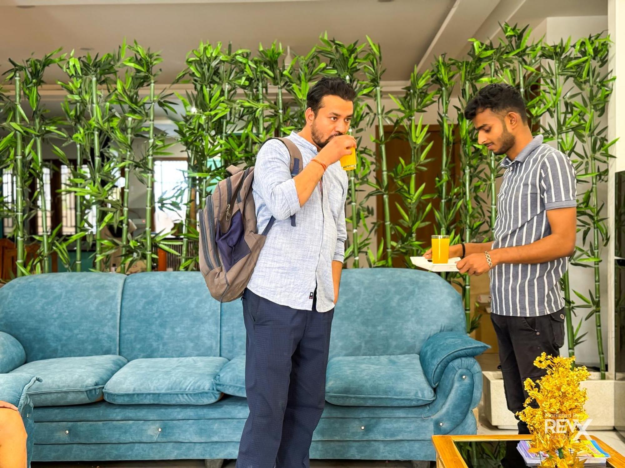 Guru Sadan A Luxe Stay Ayodhya Exteriör bild